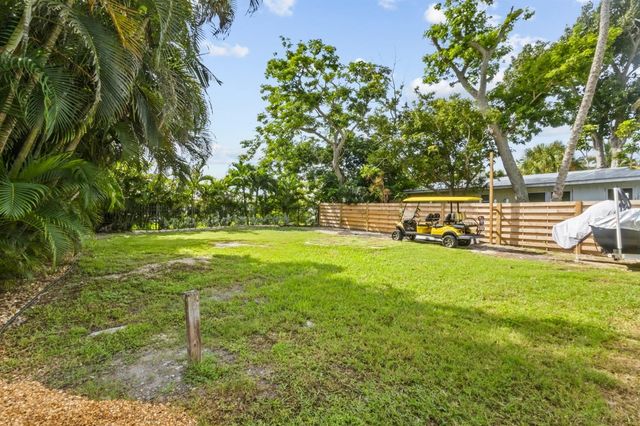 760 LONGBOAT COURT, Longboat Key, FL 34228