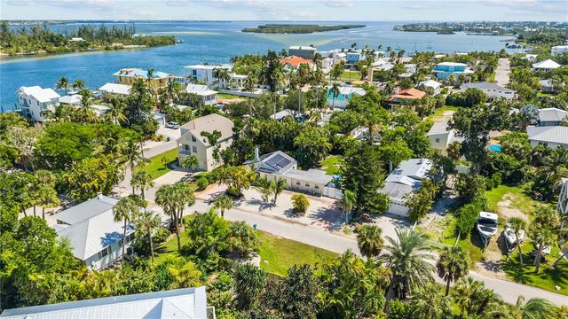 760 LONGBOAT COURT, Longboat Key, FL 34228