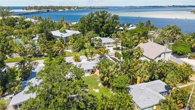 760 LONGBOAT COURT, Longboat Key, FL 34228