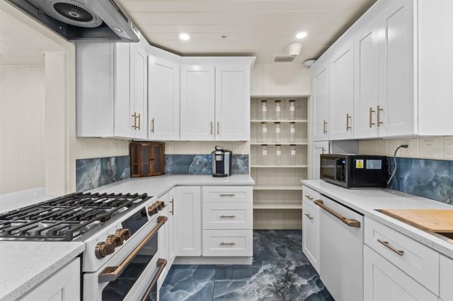 760 LONGBOAT COURT, Longboat Key, FL 34228
