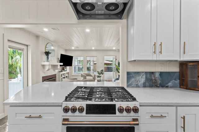 760 LONGBOAT COURT, Longboat Key, FL 34228