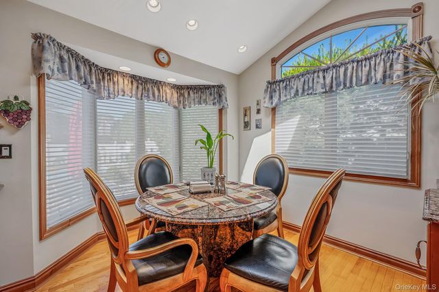 27 Jasmine Lane, Kings Park, NY 11754