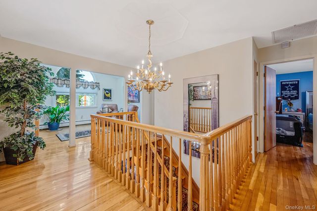 27 Jasmine Lane, Kings Park, NY 11754