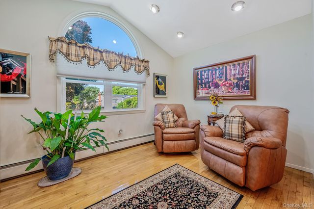 27 Jasmine Lane, Kings Park, NY 11754