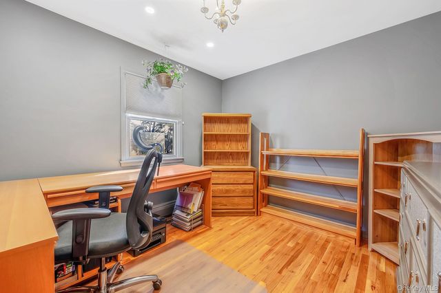 27 Jasmine Lane, Kings Park, NY 11754
