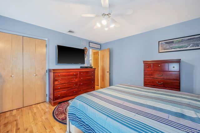 27 Jasmine Lane, Kings Park, NY 11754