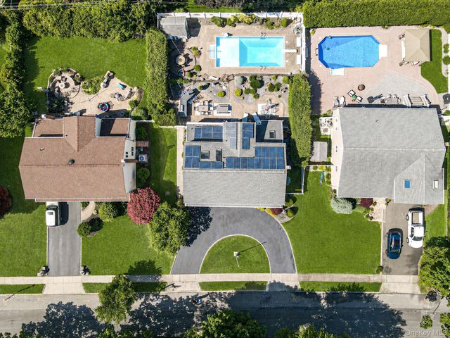 27 Jasmine Lane, Kings Park, NY 11754