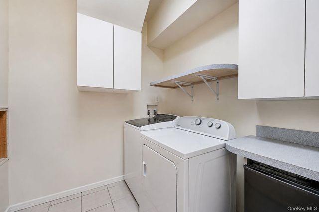 27 Jasmine Lane, Kings Park, NY 11754