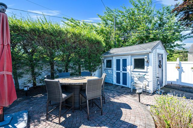 27 Jasmine Lane, Kings Park, NY 11754