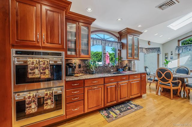 27 Jasmine Lane, Kings Park, NY 11754