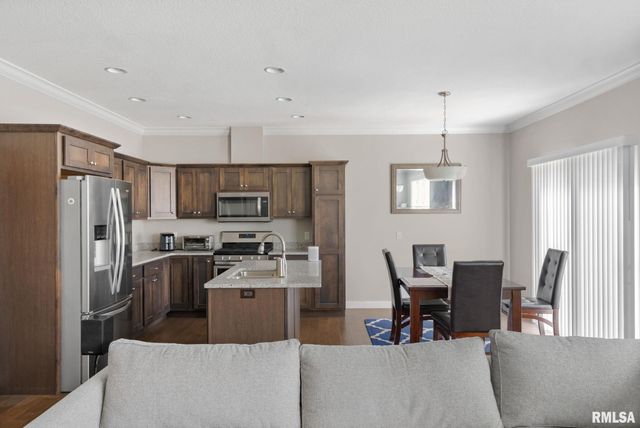 4434 W SLATE CREEK Drive, Bettendorf, IA 52722