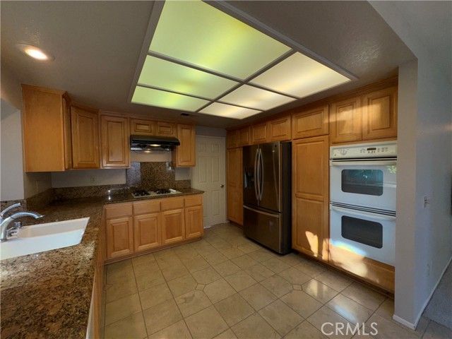 6 Fierro, Irvine, CA 92614