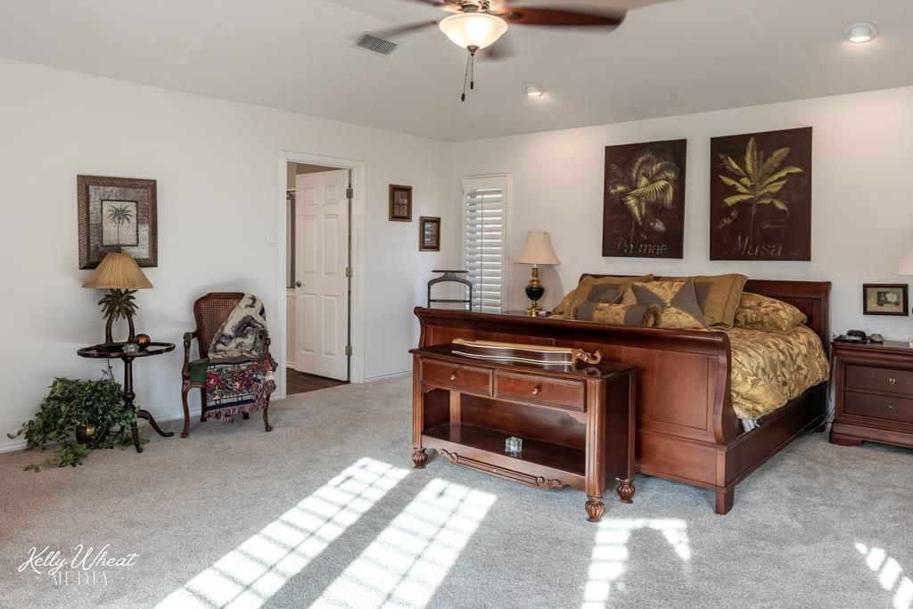 Image 14 of property listing at 1854 S Concho Dr, San Angelo, TX 76904