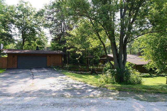 3N353 Pine Hills Road, St. Charles, IL 60175