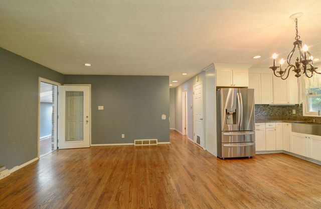 3N353 Pine Hills Road, St. Charles, IL 60175