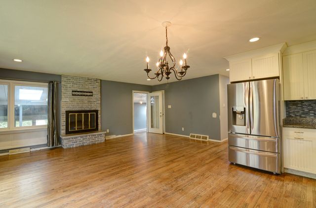 3N353 Pine Hills Road, St. Charles, IL 60175
