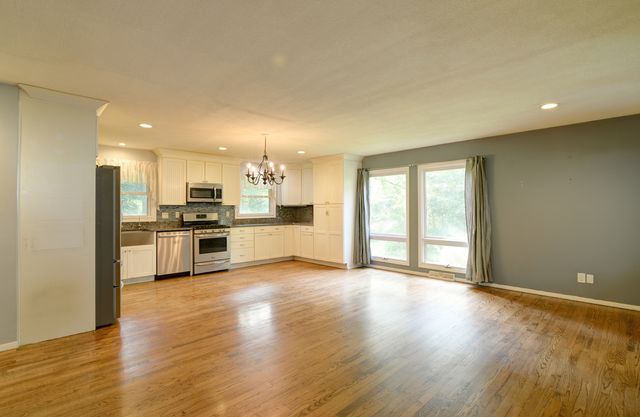 3N353 Pine Hills Road, St. Charles, IL 60175