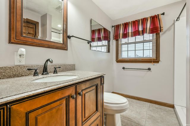 2208 Roselawn Dr Unit 4, Lebanon, IN 46052