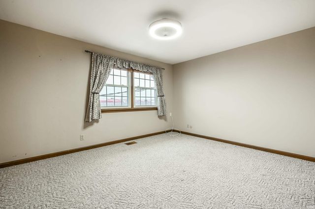 2208 Roselawn Dr Unit 4, Lebanon, IN 46052