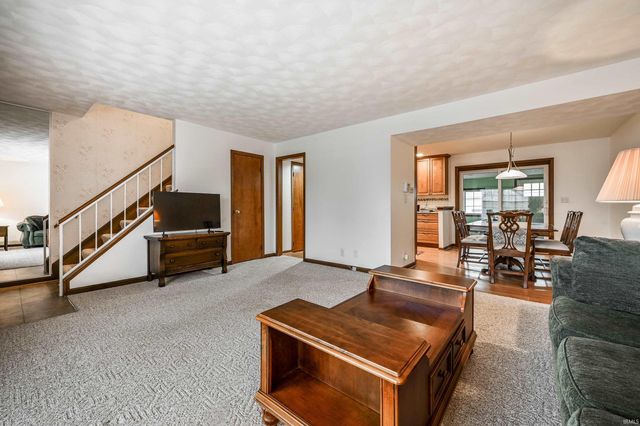 2208 Roselawn Dr Unit 4, Lebanon, IN 46052