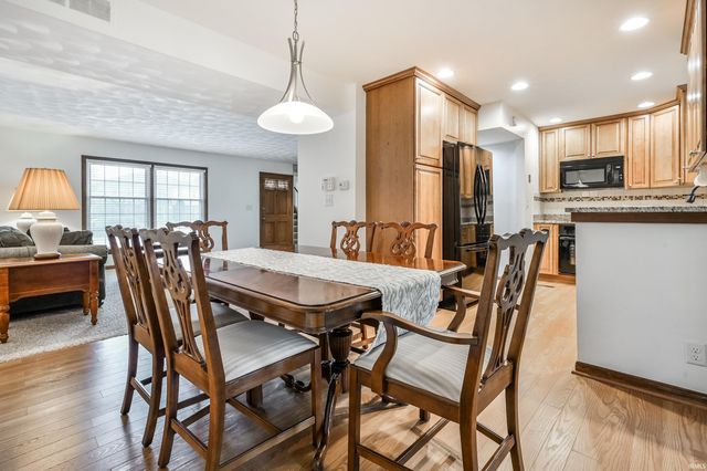 2208 Roselawn Dr Unit 4, Lebanon, IN 46052