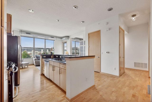 3640 Wooddale Avenue S 315, Saint Louis Park, MN 55416