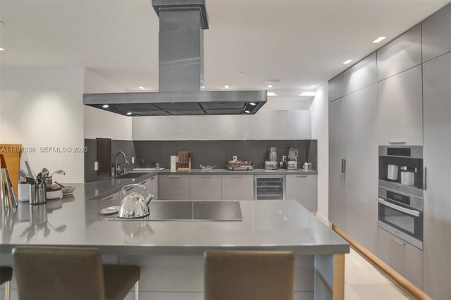 3535 Hiawatha Ave 405, Miami, FL 33133