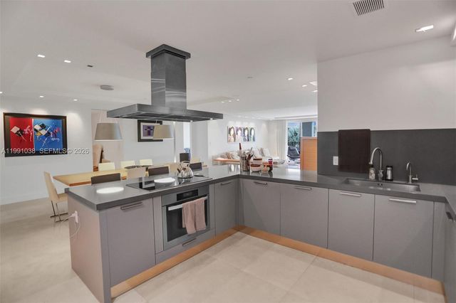 3535 Hiawatha Ave 405, Miami, FL 33133