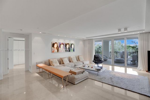 3535 Hiawatha Ave 405, Miami, FL 33133