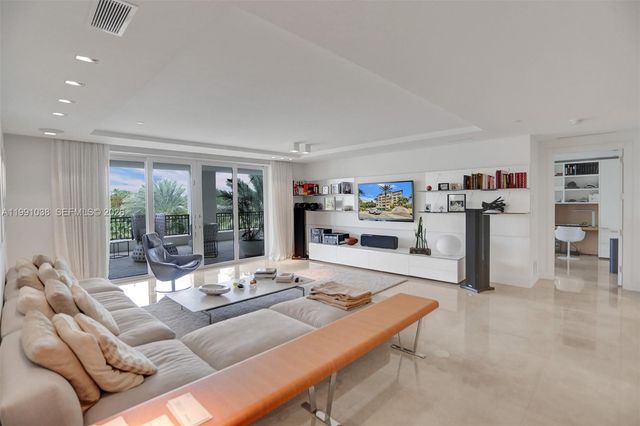 3535 Hiawatha Ave 405, Miami, FL 33133