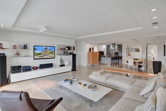 3535 Hiawatha Ave 405, Miami, FL 33133