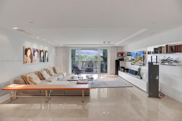 3535 Hiawatha Ave 405, Miami, FL 33133