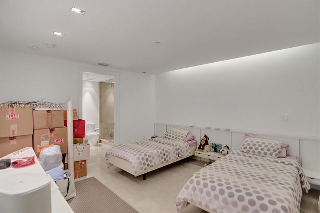 3535 Hiawatha Ave 405, Miami, FL 33133