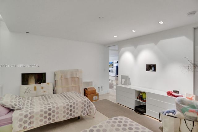 3535 Hiawatha Ave 405, Miami, FL 33133