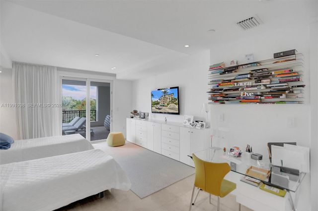 3535 Hiawatha Ave 405, Miami, FL 33133