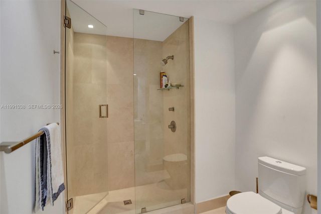 3535 Hiawatha Ave 405, Miami, FL 33133