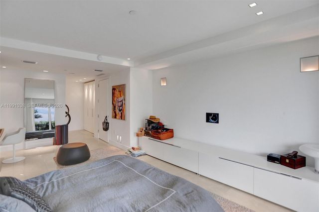 3535 Hiawatha Ave 405, Miami, FL 33133