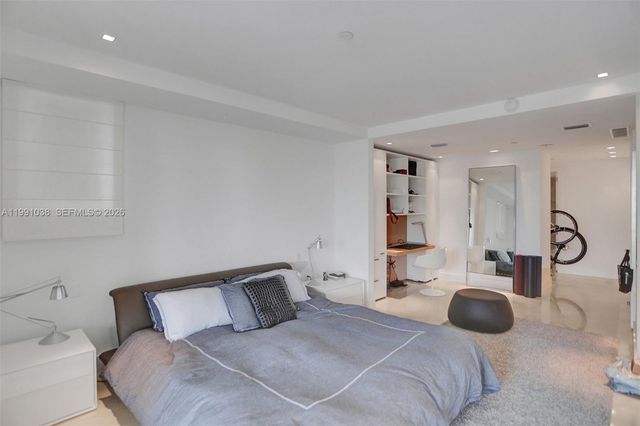 3535 Hiawatha Ave 405, Miami, FL 33133