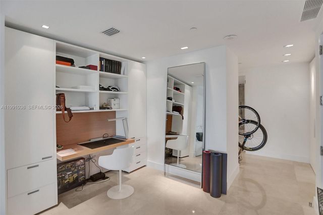 3535 Hiawatha Ave 405, Miami, FL 33133