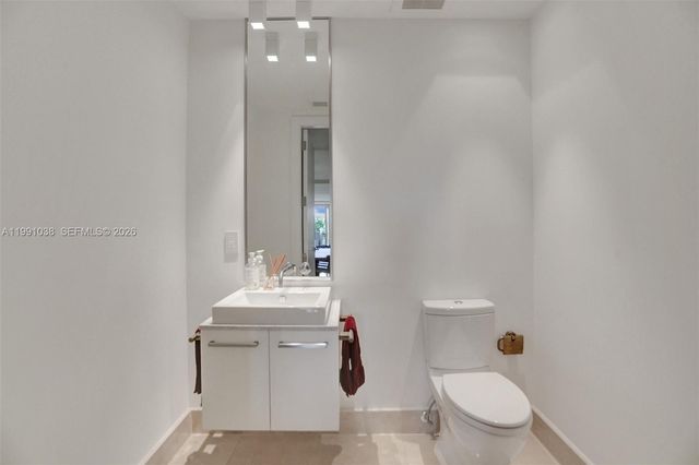 3535 Hiawatha Ave 405, Miami, FL 33133