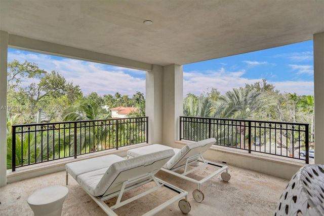 3535 Hiawatha Ave 405, Miami, FL 33133