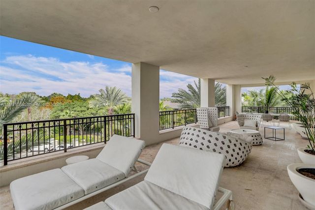 3535 Hiawatha Ave 405, Miami, FL 33133