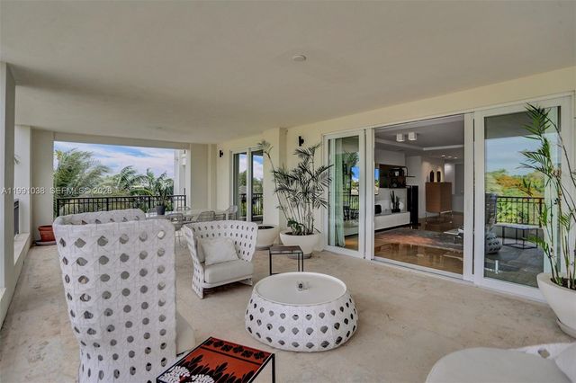 3535 Hiawatha Ave 405, Miami, FL 33133