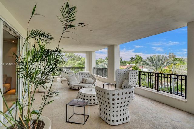 3535 Hiawatha Ave 405, Miami, FL 33133