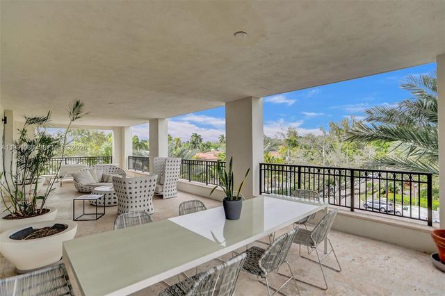 3535 Hiawatha Ave 405, Miami, FL 33133