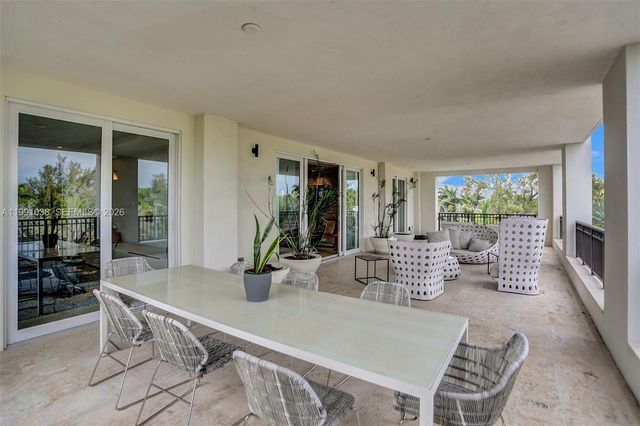 3535 Hiawatha Ave 405, Miami, FL 33133