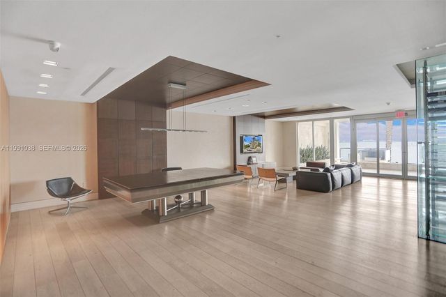 3535 Hiawatha Ave 405, Miami, FL 33133