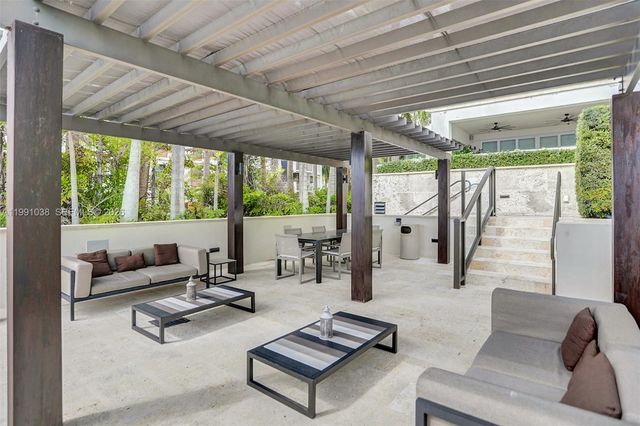 3535 Hiawatha Ave 405, Miami, FL 33133