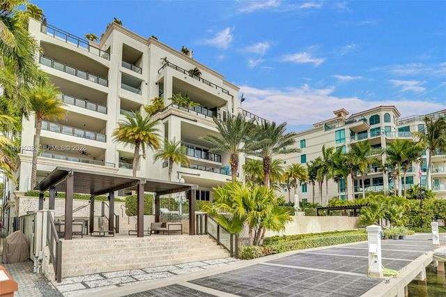 3535 Hiawatha Ave 405, Miami, FL 33133