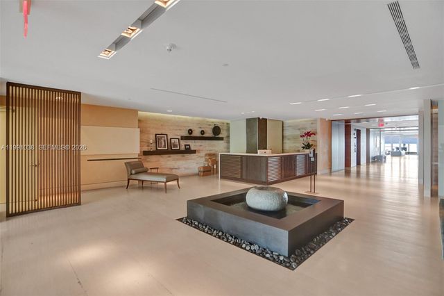 3535 Hiawatha Ave 405, Miami, FL 33133